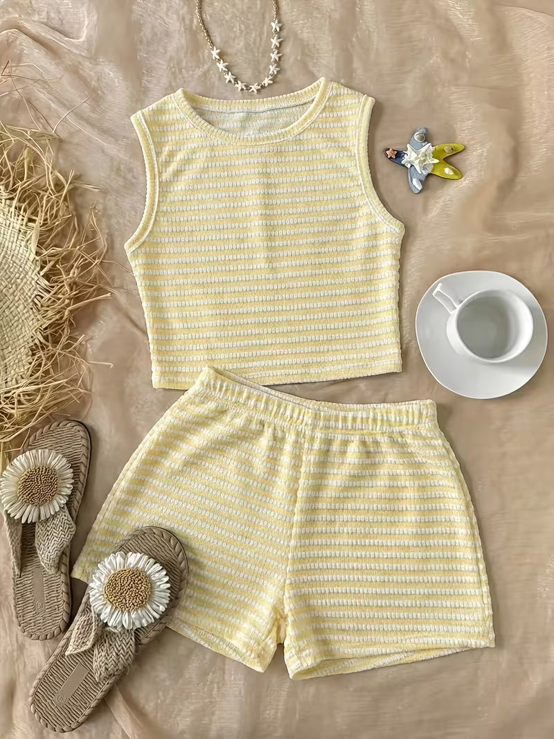 [Beach Vacation] Summer Yellow And White Striped Sleeveless Vest And Shorts Two-Piece Set, Round Neck Knit Top With Shorts Set, Suitable For Summer Daily Commuting, Beach Vacation, For Outdoor